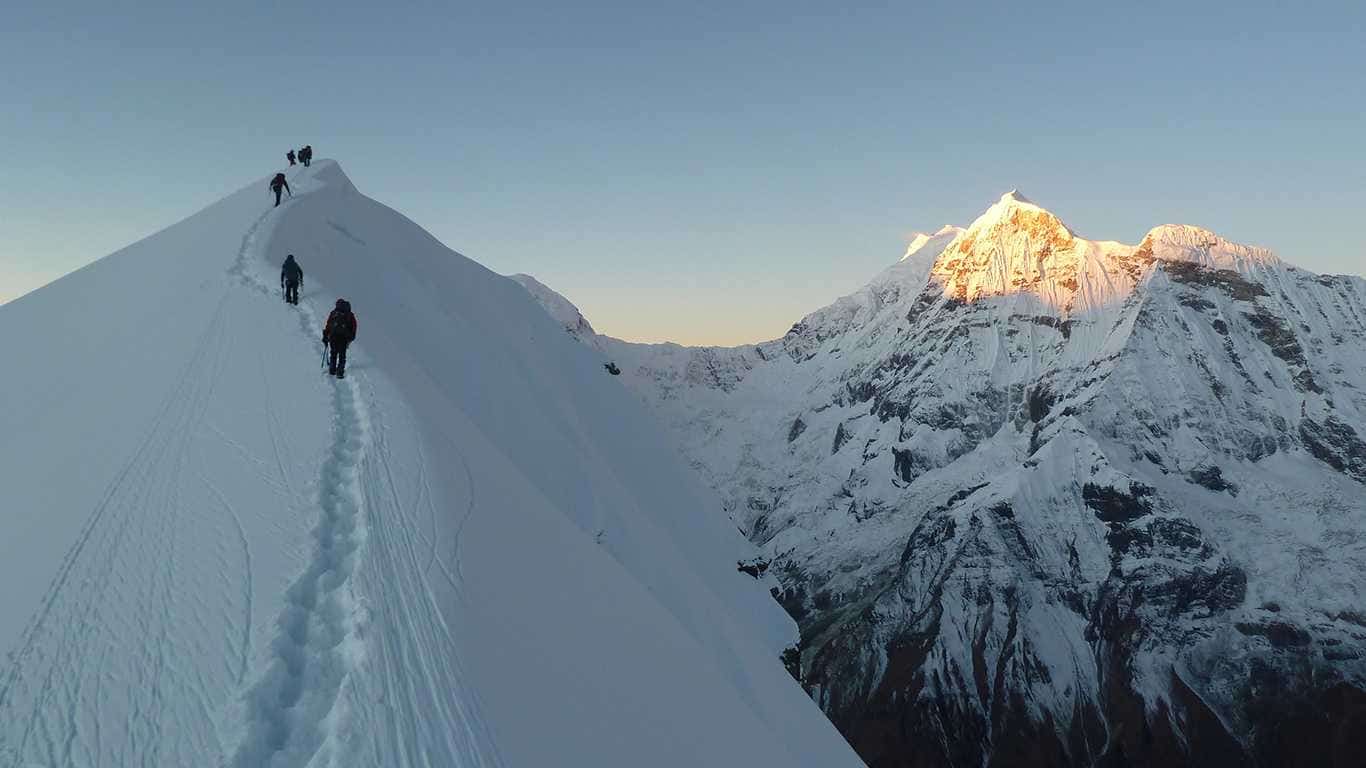 Tharpu Chuli Peak Climbing